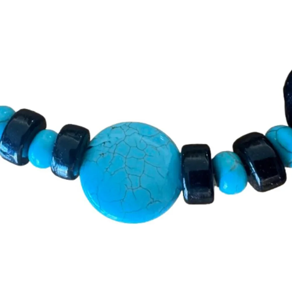Natural Turquoise & black beaded necklace . NWT